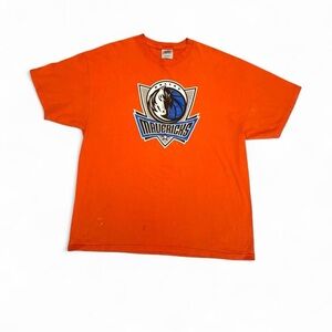 Dallas Mavericks NBA Vintage 90s Basketball Tee